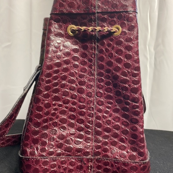 Handmade oxblood leather bucket bag - Picture 5 of 6